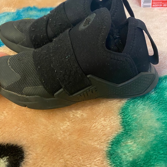 Nike - Picture 4 of 4